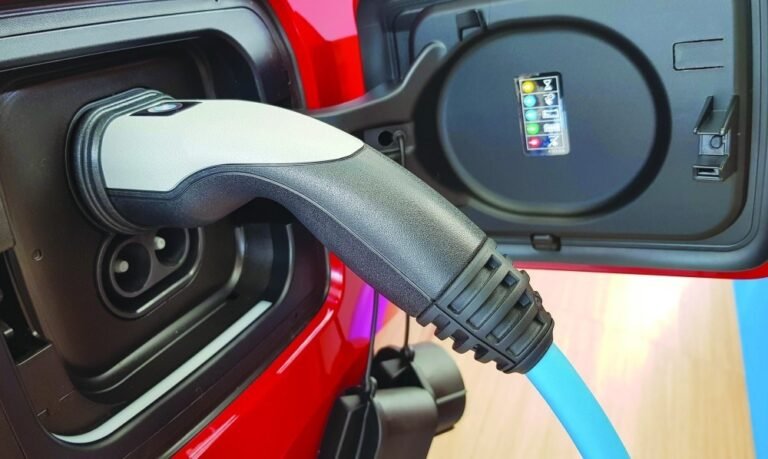 تعرف على تعرفة شحن السيارات الكهربائية في أبوظبي