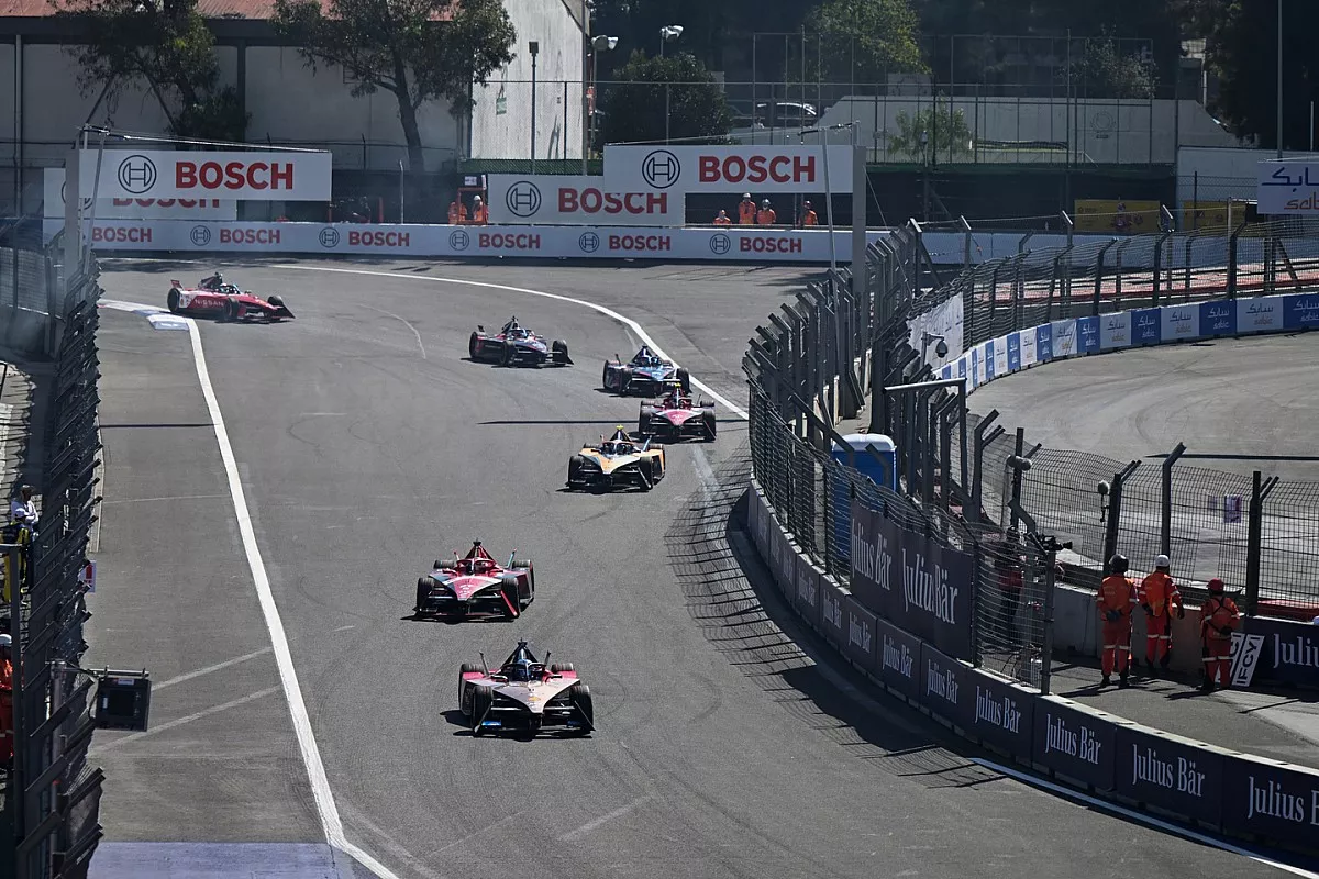 فورمولا إي: دينيس يفوز بأولى سباقات حقبة الجيل الثالث