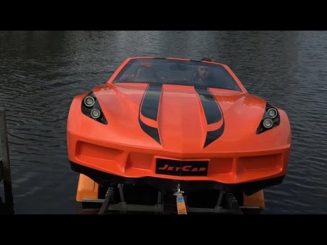 شاهد: اختراع سيارة هجينة يمكنها السير على الماء