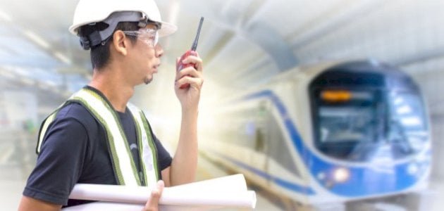 كيف يعمل القطار الكهربائي؟