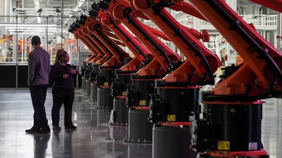 سوق السيارات الكهربائية في الولايات المتحدة والشرق الأوسط