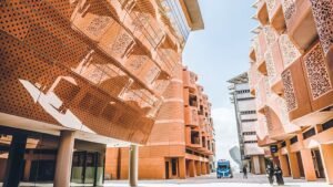 ثلاث شركات عالمية تنضم إلى مجمع صناعة المركبات الذكية وذاتية القيادة