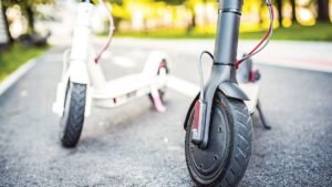 حظر الدراجات الكهربائية ذات المقعد بأبوظبي