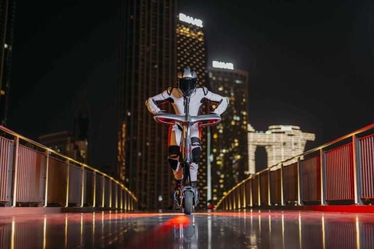 السكوتر الكهربائية: أبطال العالم يجتمعون في دبي