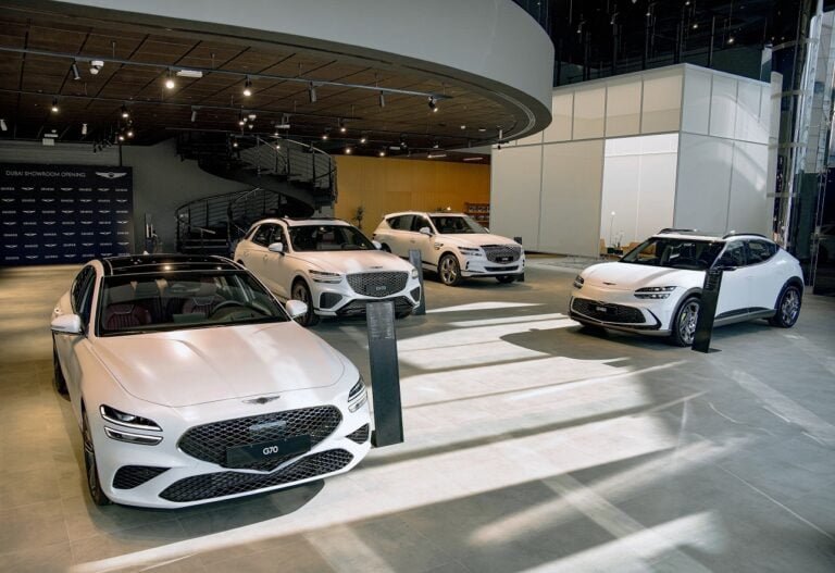 جينيسيس تفتتح ثاني معارضها في دبي 