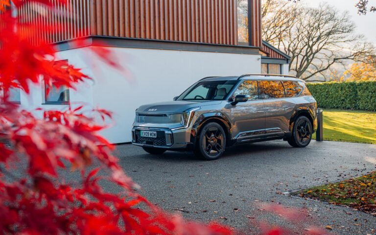 كيا EV9 تحصد لقب السيارة العائلية لهذا العام 