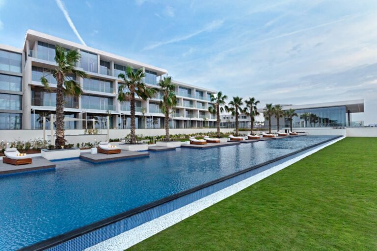 سياحة عجمان تختتم مشاركتها في سوق السفر العربي