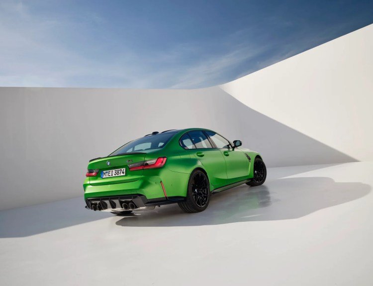 The new 530 HP BMW M3 Sedan