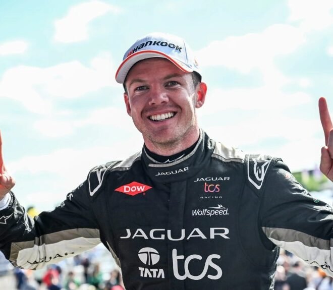 CASSIDY leads Formula E championship