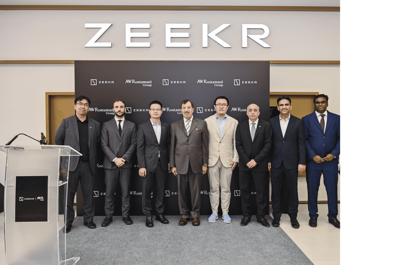 افتتاح أول صالة عرض ومركز خدمة زيكر في الإمارات 