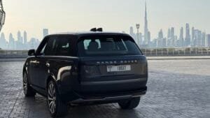 رنج روفر  PHEV الهجينة: توازن بين الفخامة والأداء والكفاءة