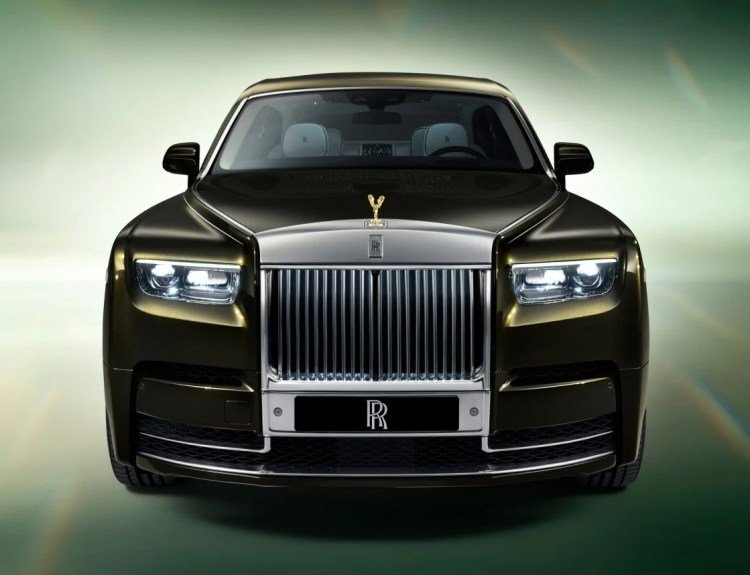 Rolls-Royce Phantom Extended 2024: Most expensive car in Egypt