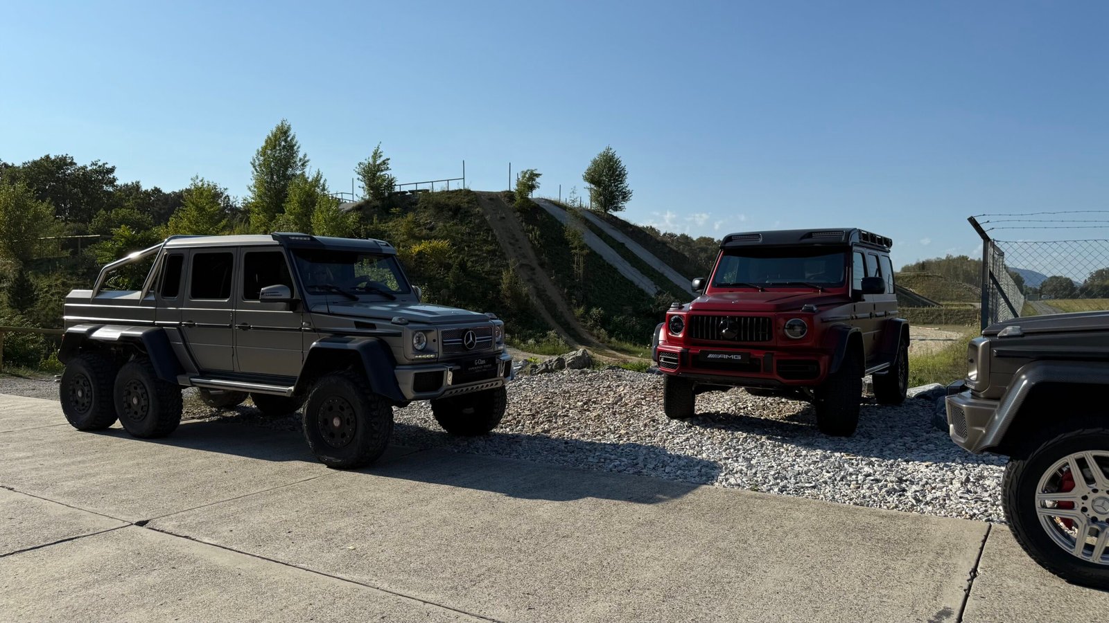 فهد أبو صلاح يخوض تجربة قيادة مرسيدس G-Class في جبال النمسا