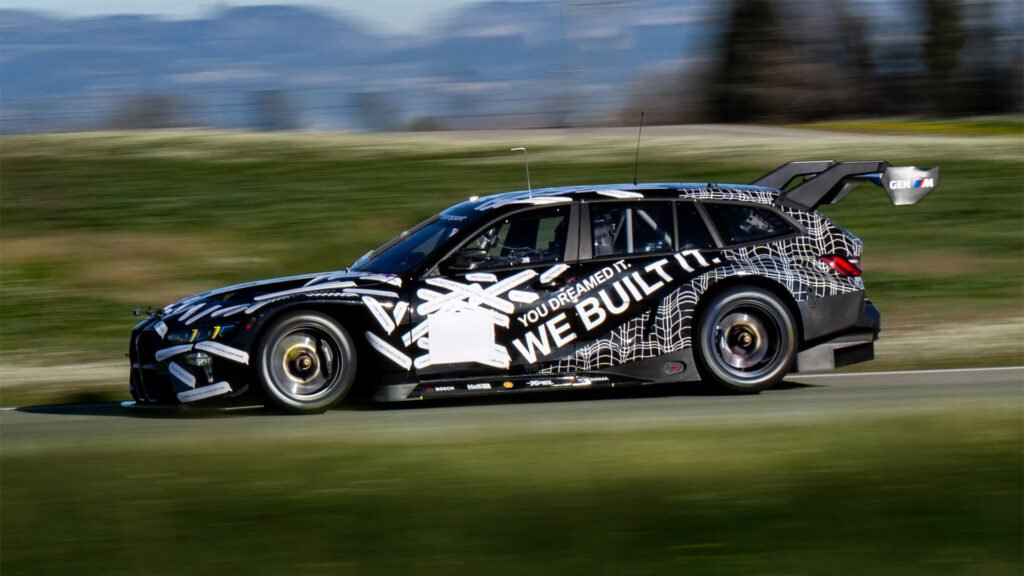 BMW M3 Touring GT3
