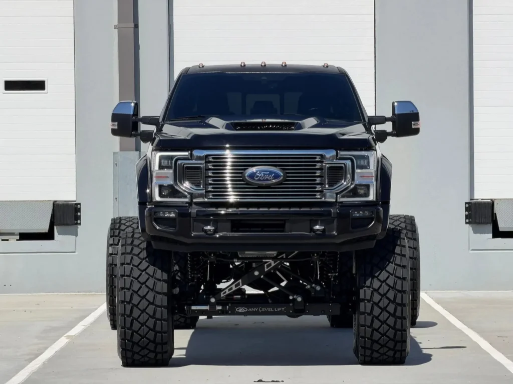 فورد F-450 بستة أبواب