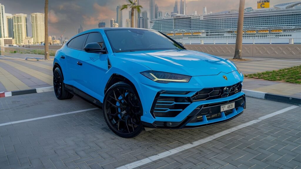 Lamborghini Urus vs Porsche Cayenne Turbo EV